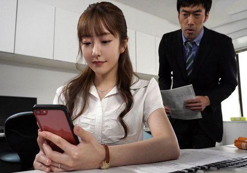 Gái đã có chồng vẫn phóng đãng bên chim mới lạ